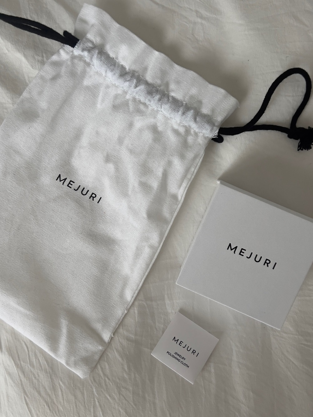 Mejuri White Jewelry Pouch and Box Set